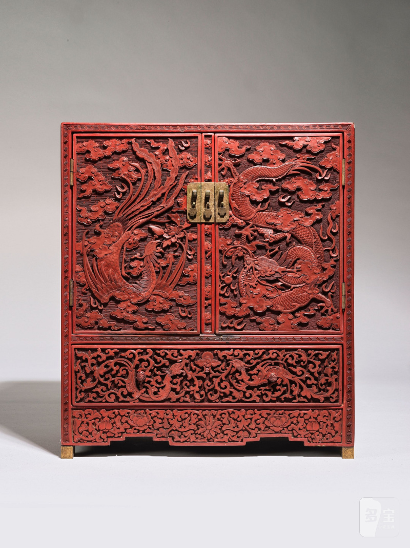 清 十九世紀末 剔紅龍鳳紋小櫃 | PETIT CABINET EN LAQUE ROUGE SCULPTÉE - 图4